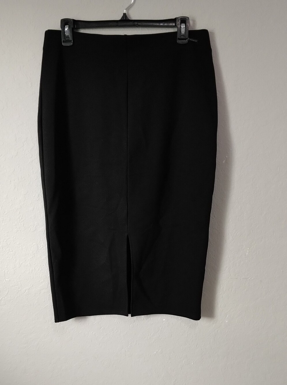 T Tahari Black Pencil Skirt with Back Vent - Picture 8 of 8